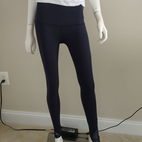 Lululemon mesh leggings - Picture 3 of 8